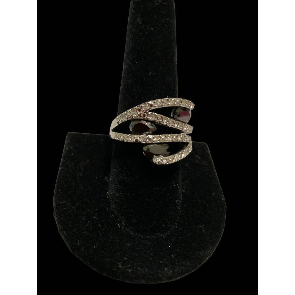 Silver black stone contemporary ring